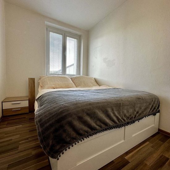 Ložnice - manželská postel